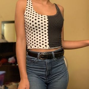 Half B&W Polka dot crop top🖤
